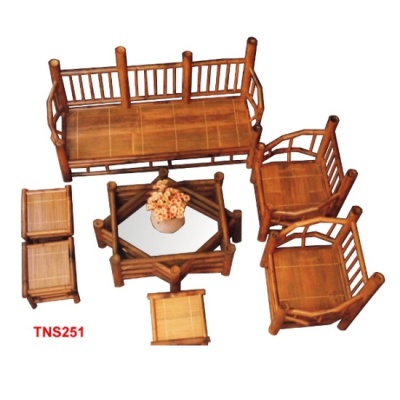 Bàn ghế tre phòng khách - Cơ Sở Sản Xuất Xuất Khẩu Đồ Mỹ Nghệ Tre Hun Khói - Nghệ Nhân Nguyễn Kỳ